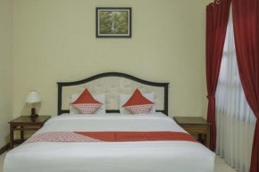  OYO 804 Ndalem Maharani Guest House  Джокьякарта